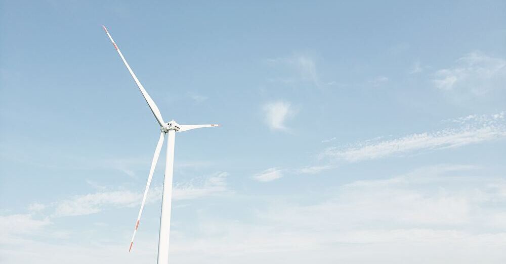 年間600万世帯の電気を生み出す！世界最大の洋上風力発電が英国・ヨークシャー沖で建設中【Steenz Breaking News】