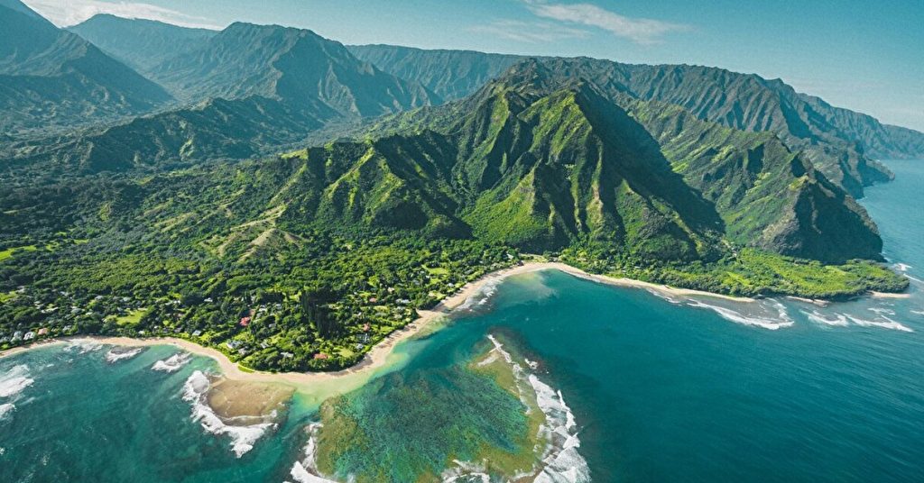 ハワイで観光客を対象としたグリーンフィーが導入される？各国で広がる環境税の取り組みを知ろう【Steenz Breaking News】