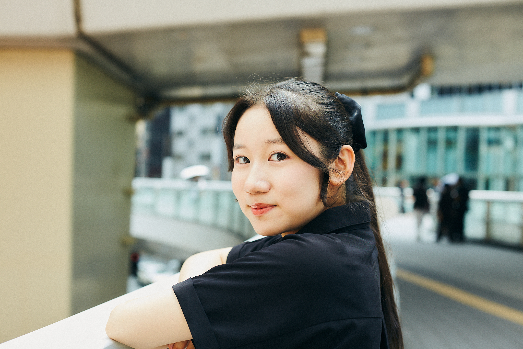 「透明な血」を纏う役者を目指して。どんな役にも染まりながら、自分という軸を失わずに生きる中学生【小嶋唯愛・15歳】