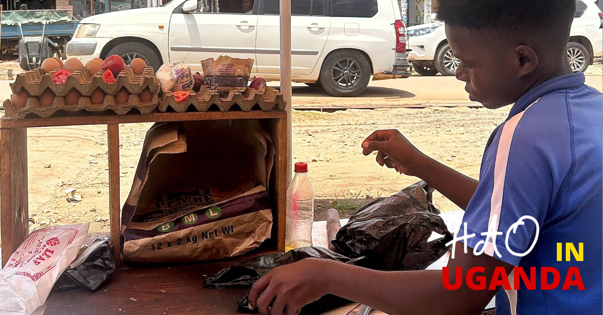 ウガンダのストリートフードを全部試してレビューしてみた！Hao in UGANDA #17【Steenz Abroad】