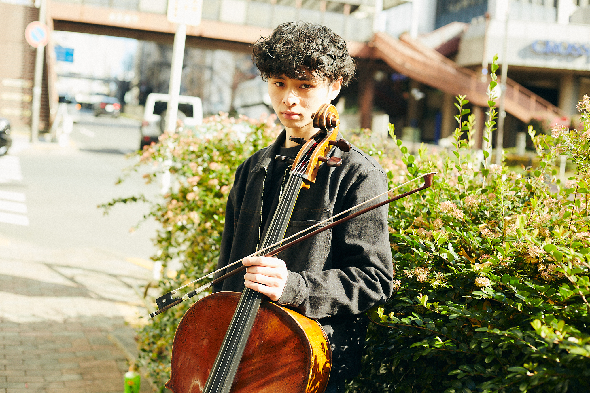 藤井風のコード進行に影響を受けて。クラシックの殻を破り、作曲という新境地に挑戦する大学生チェリスト【藤原寛太・18歳】