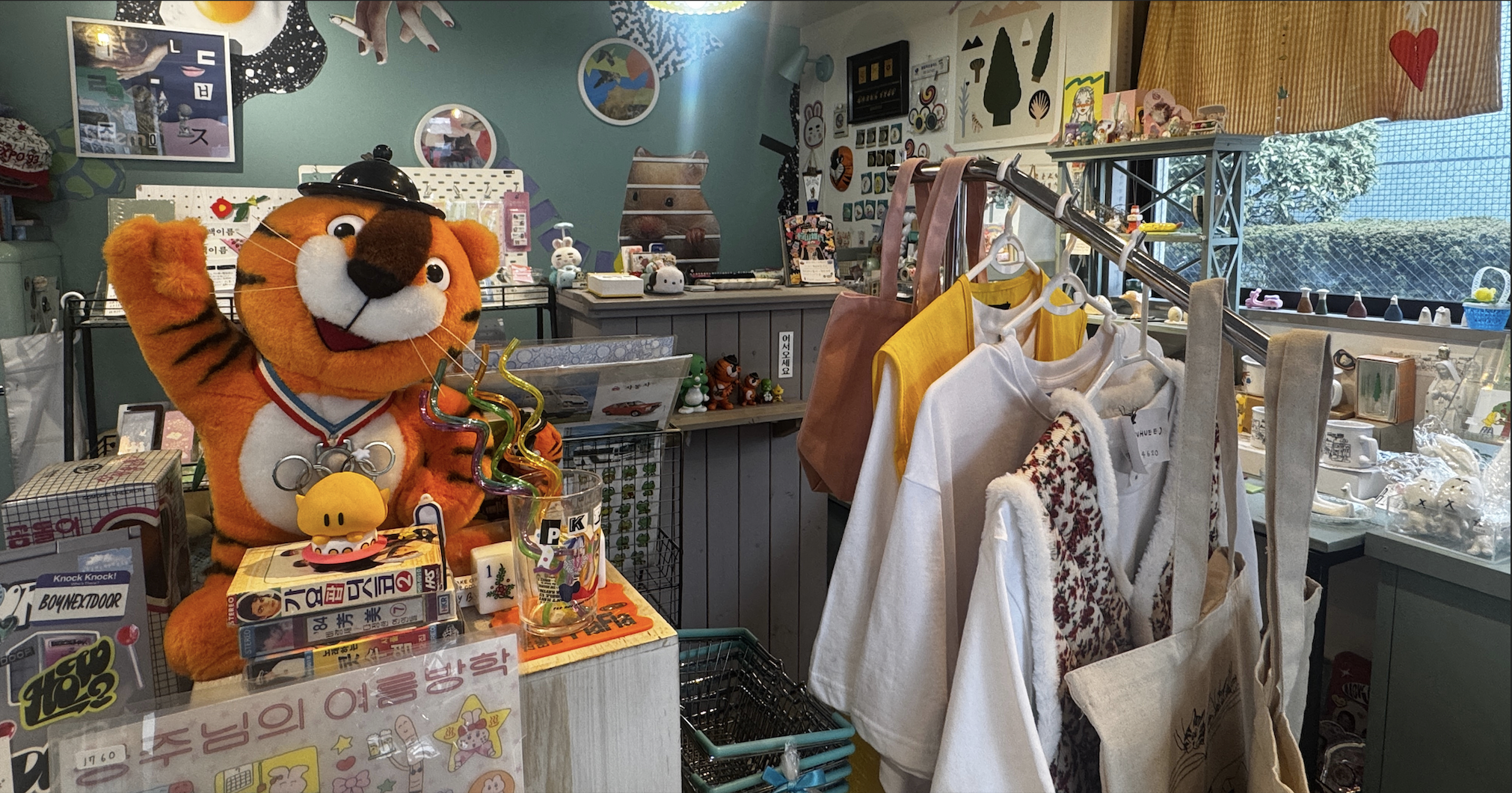 高円寺で“推し活”と韓国レトロが交差する。雑貨屋PKPはなぜカオスで面白いのか