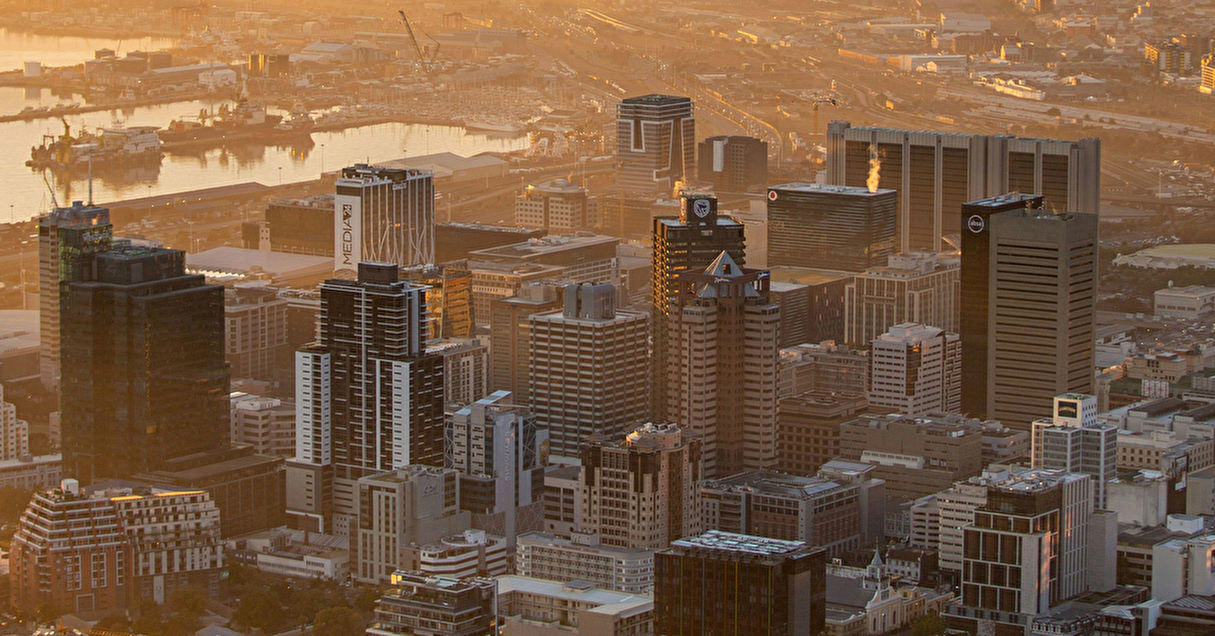 廃棄物がラグジュアリー空間に生まれ変わる。南アフリカで進む循環型建築プロジェクト【Steenz Breaking News】