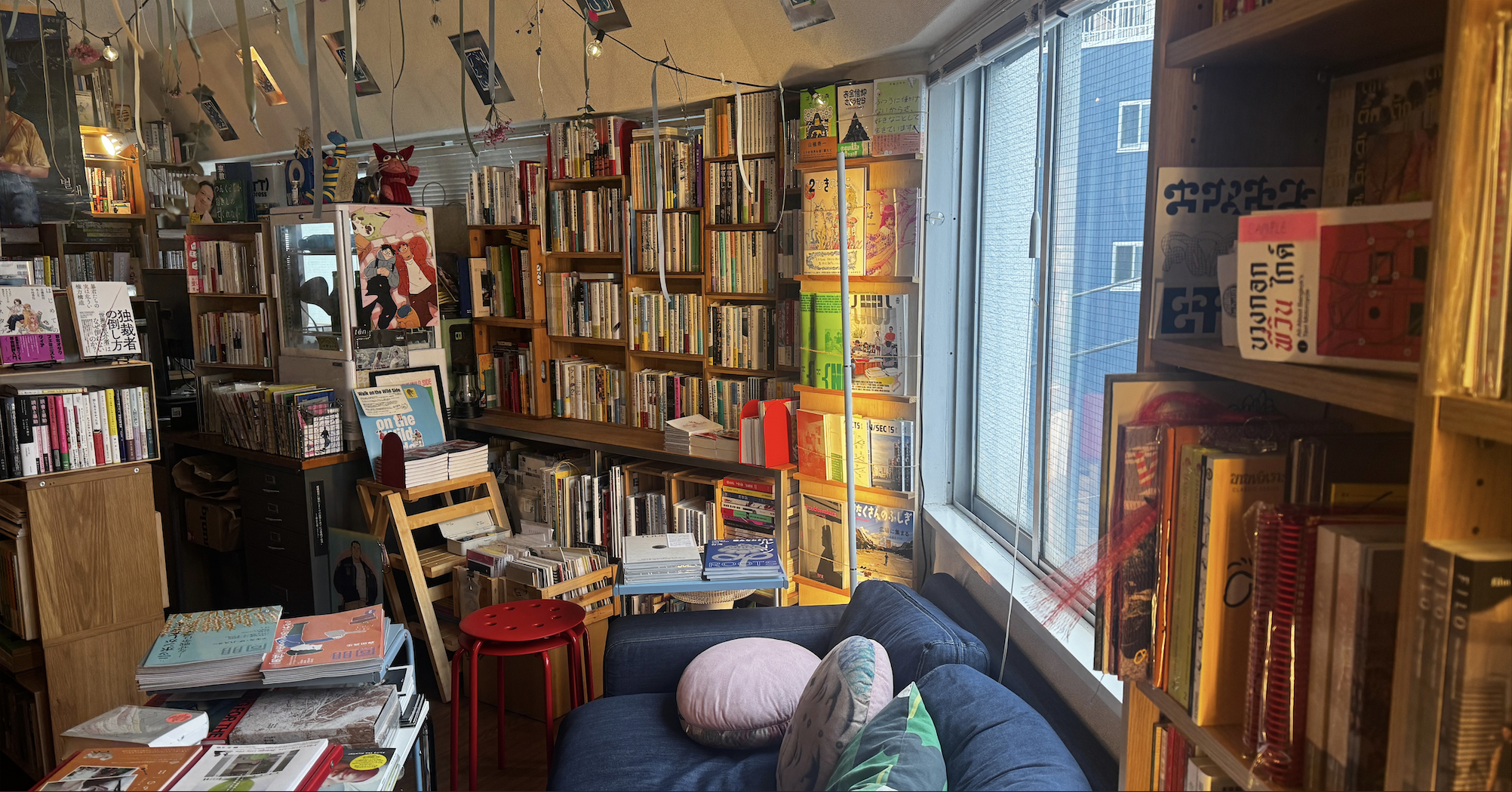 日本一アジアとクィアが集まる書店。東中野の3番線 「platform3」でZINEとアートブックに出会う。